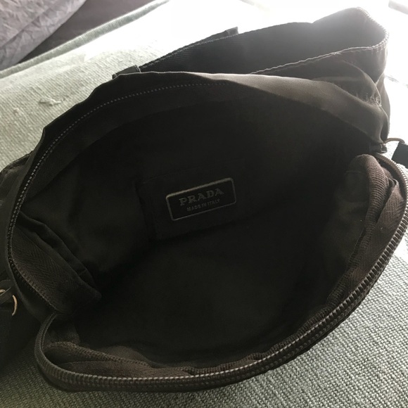 100% AUTH PRADA FANNY WAIST BELT BAG W/CARDS - Picture 6 of 8